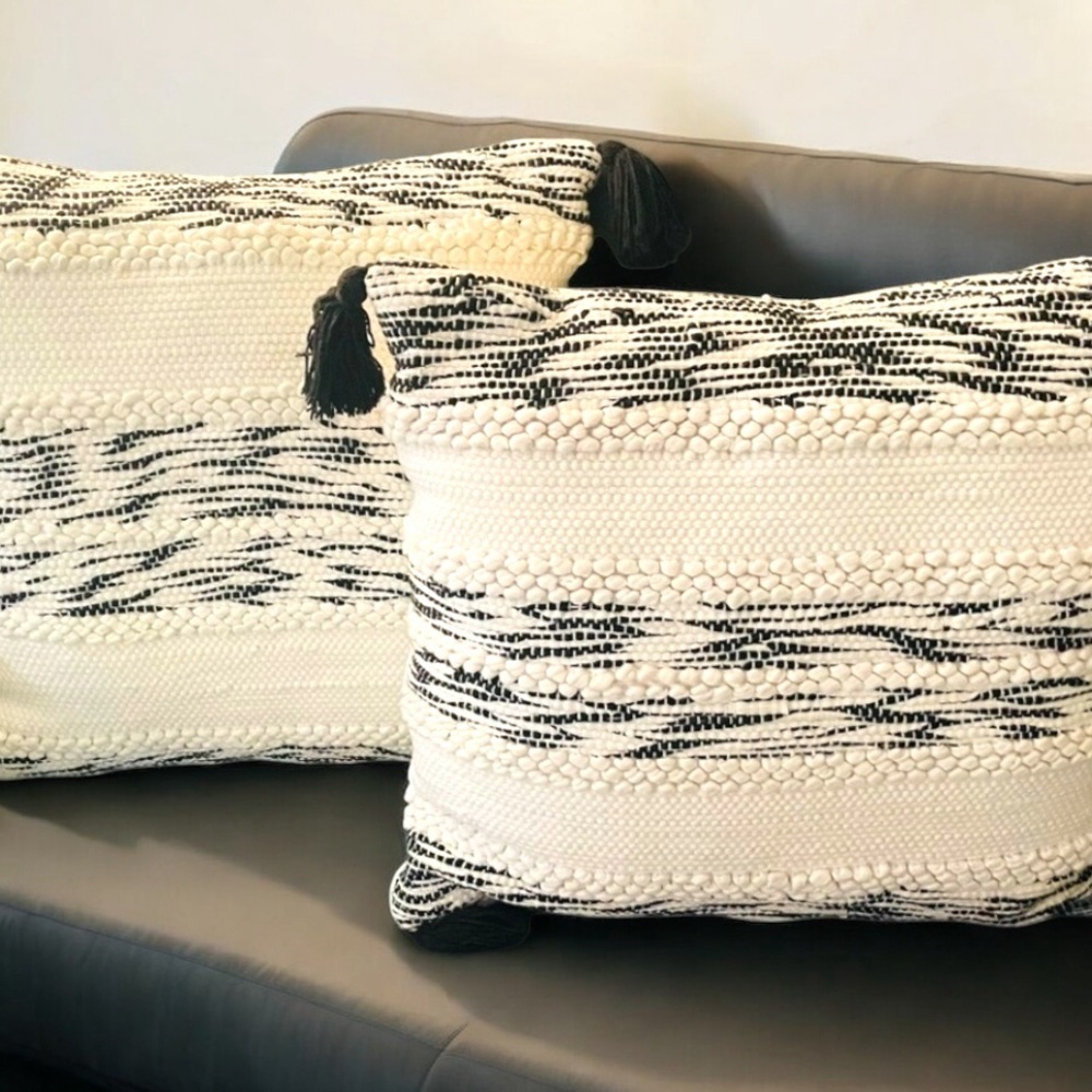 TWO COTTON TEXTURED TASSEL THROW DECORATIVE PILLOWS 18x18 INSERTS INCLUD…
